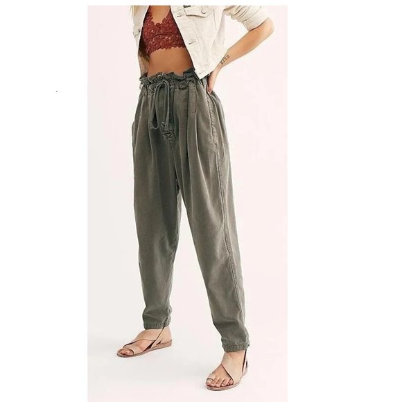 Free People Pants - Free People Margate Pleated Sugar Kelp Trousers. L